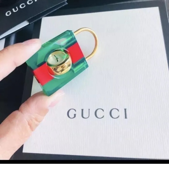 Gucci lock watch 100% authentic - Picture 5 of 8